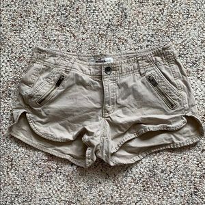 American eagle khaki shorts